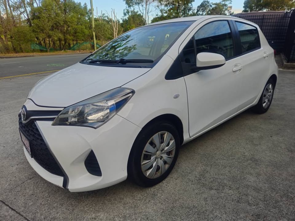 2015 Toyota yaris 5 door automatic hatch 2.jpg